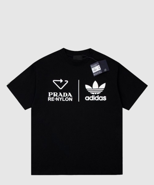 프라다 로고 프린트 반팔