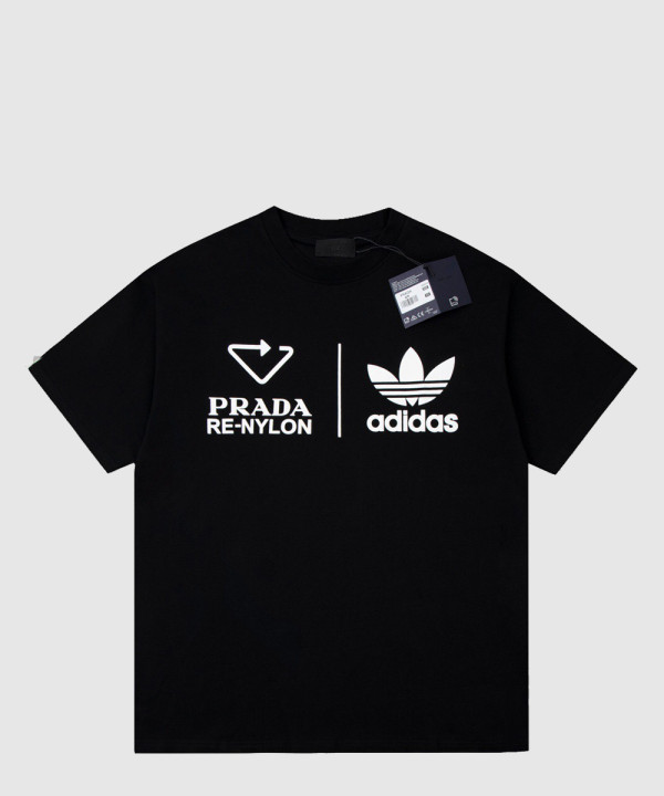 프라다 로고 프린트 반팔