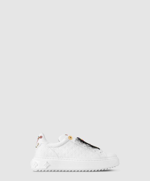 루이비통 지금 한 분이 진행을 하고 계십니다.