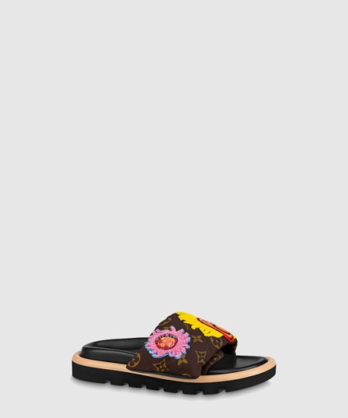 루이비통 LV x YK 풀 필로우 컴포트 뮬 1ABD8R