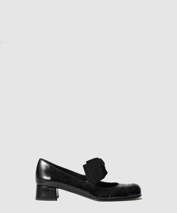 미우미우 페이턴트 가죽 리본 펌프스 5I363E