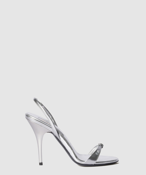 미우미우 에나멜 가죽 샌들 5X343E