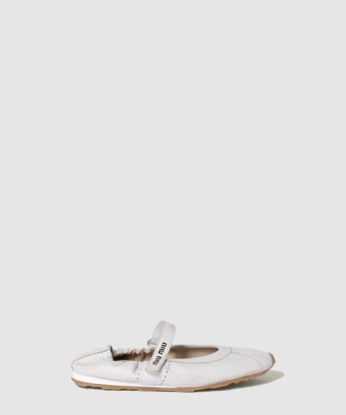미우미우 블리치드 나파 가죽 발레리나 5F370E