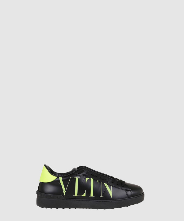 발렌티노 스니커즈 UY2S08