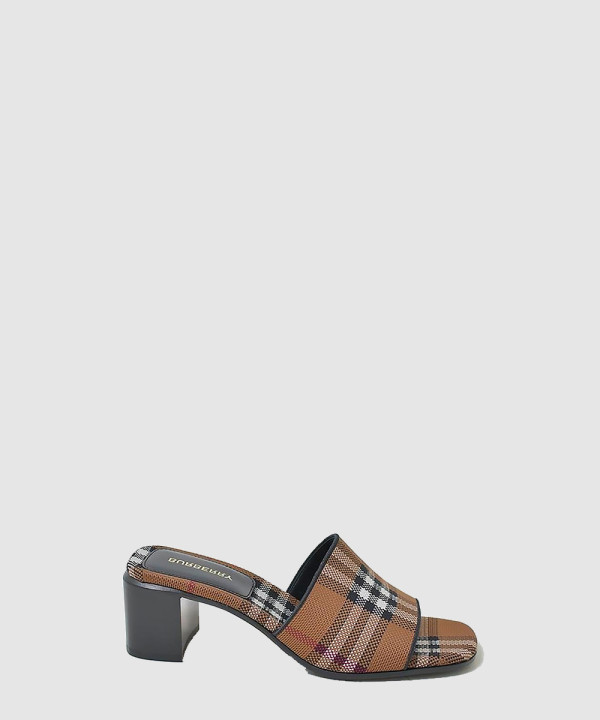 버버리 모티프 로고 뮬 샌들 76774592