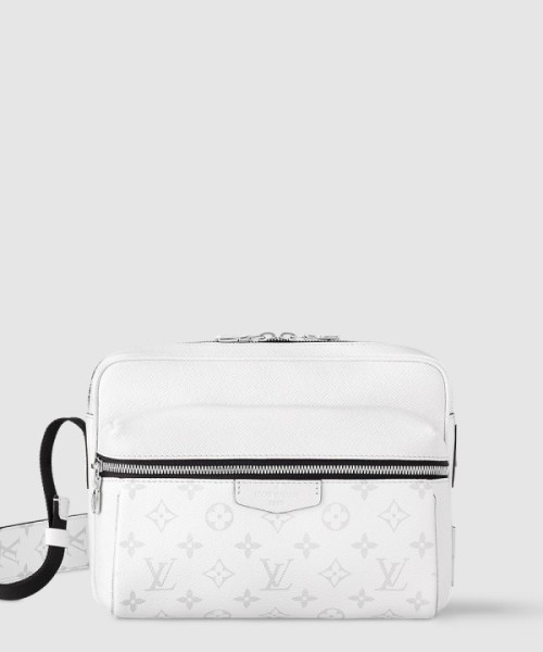 루이비통 아웃도어 메신저백 M30873