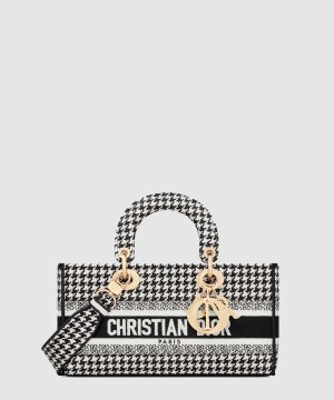 디올 레이디 디조이백 미듐 M0540