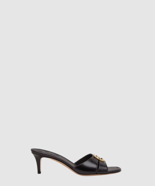 펜디 샌들 8R8538