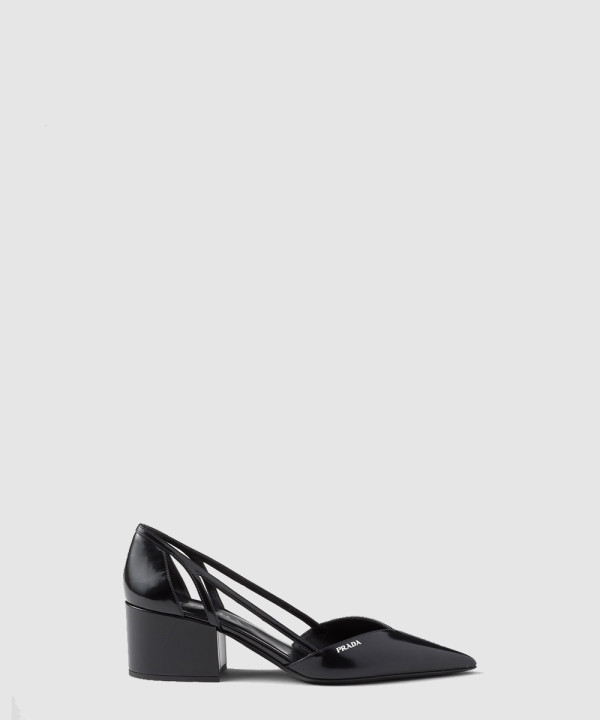프라다 브러쉬드 가죽 컷아웃 펌프스 1I736N