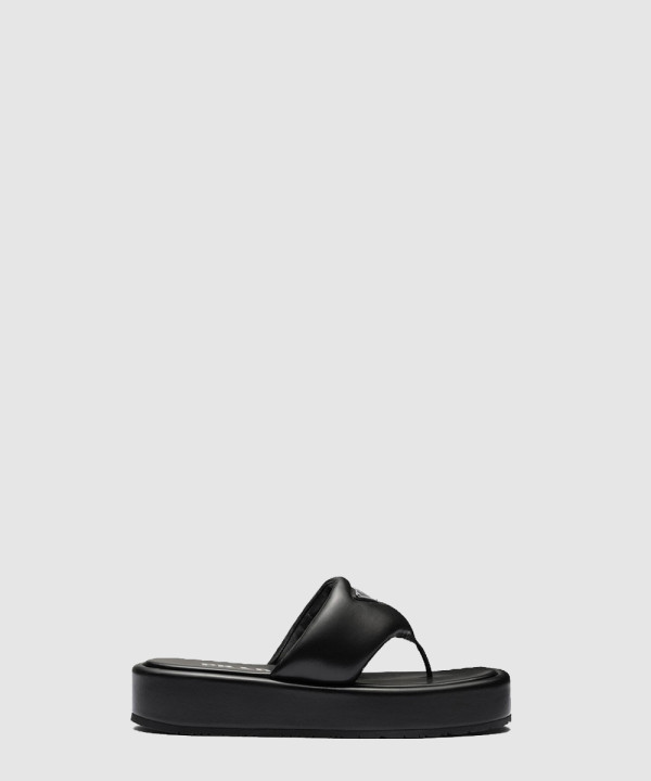 프라다 소프트 패딩 나파 통 웨지 샌들 1YZ043