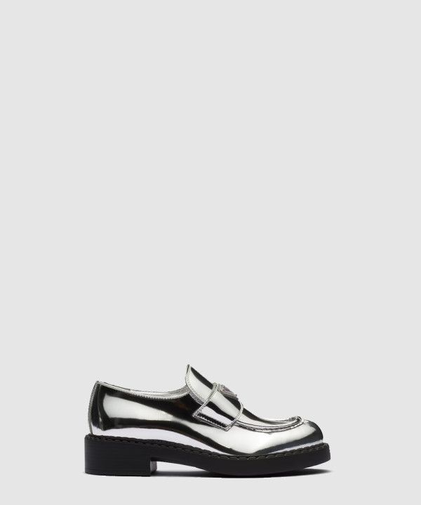 프라다 메탈릭 로퍼 1D246M