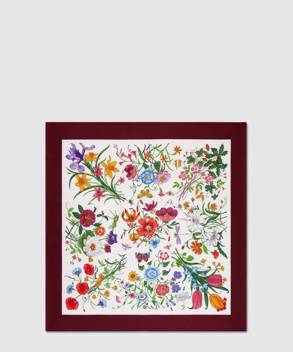 구찌 프린트 실크 트윌 까레 821061