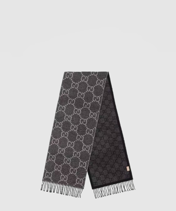 구찌 태슬 디테일의 GG 자카드 니트 스카프 676610