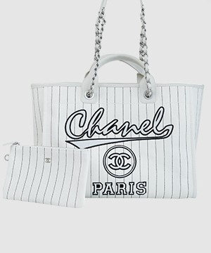 샤넬 맥시 쇼핑백 화이트