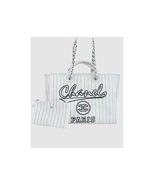 샤넬 맥시 쇼핑백 화이트