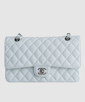 샤넬 클래식 미듐 화이트 은장 캐비어