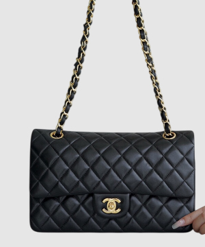 샤넬 클래식 미듐 블랙 금장 램스킨