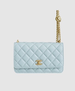 샤넬 WOC 까멜리아 라이트블루