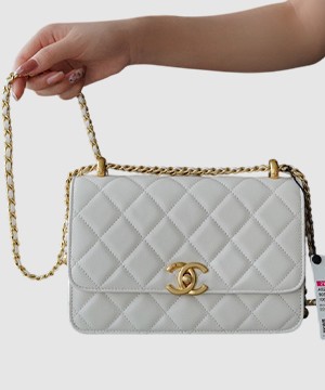 샤넬 클래식 미니 WOC 22 화이트
