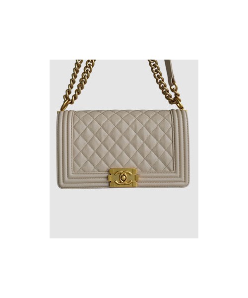 샤넬 보이백 미듐 라이트베이지 금장 캐비어