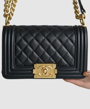 샤넬 보이백 스몰 블랙 금장 캐비어