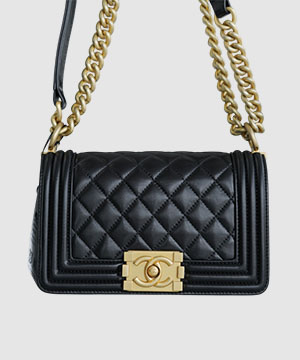 샤넬 보이백 스몰 블랙 금장 램스킨