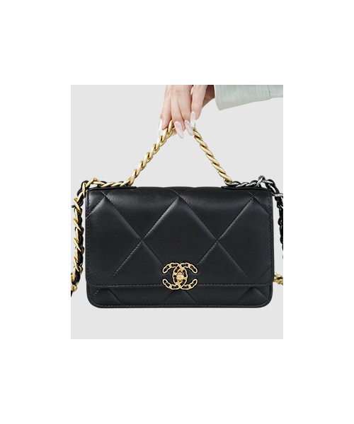 샤넬 19 WOC 턴락 램스킨 블랙 금장