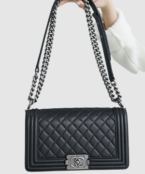 샤넬 캐비어 보이백 라지 실버 버클