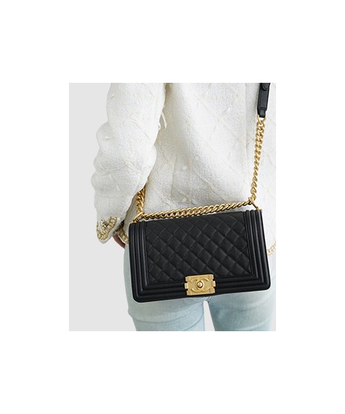 샤넬 캐비어 보이백 미듐 골드 버클