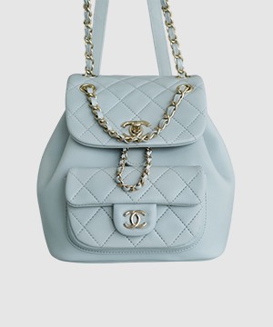 샤넬 22A 듀마 포켓 백 라이트 블루