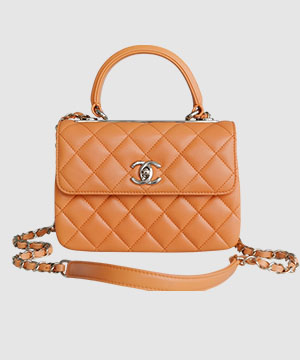 샤넬 클래식 탑핸들 미니 백 캬라멜 램스킨 은장