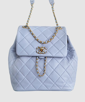 샤넬 19 백팩 샤이니 램스킨 라이트 그레이