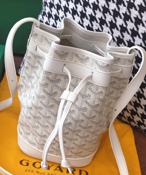 고야드 쁘띠플로 버킷백 화이트