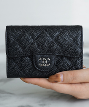 샤넬 클래식 똑딱이 카드슬립 카드지갑 캐비어 은장 AP0214