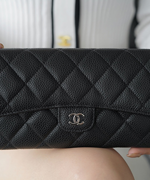 샤넬 똑딱이 장지갑 캐비어 은장 AP0241