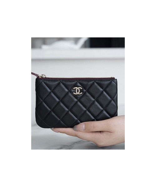 샤넬 클래식 미니 파우치 램스킨 은장 A82365