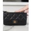 샤넬 클래식 플랫 지퍼 카드지갑 램스킨 금장 AP2570