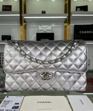 샤넬 클래식 미디움 램스킨 실버 은장