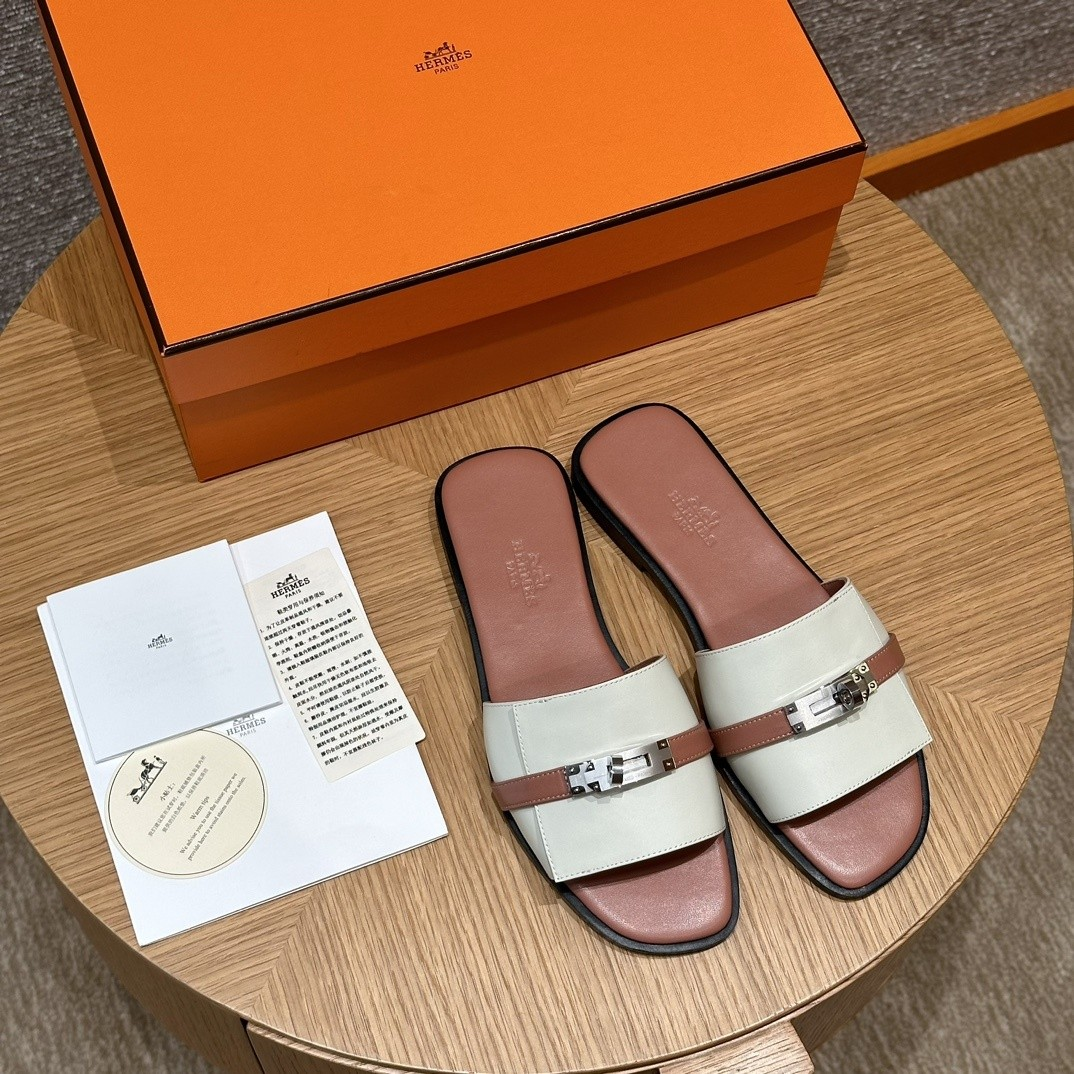 에르메스 켈리 샌들