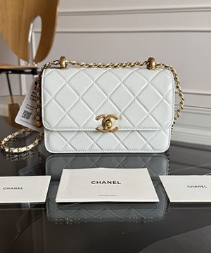 샤넬 24C 뉴시즌 체인 플랩백 19 화이트 AS2649