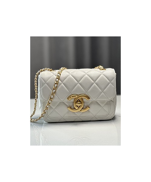 샤넬 24B 미니 램스킨 플랩 백