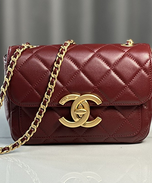 샤넬 24B 미니 램스킨 플랩 백