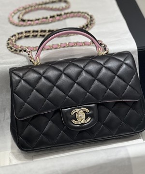 샤넬 핸들 미니 CF 플랩백 램스킨 블랙핑크