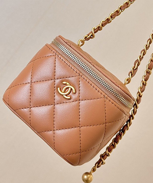 샤넬 스몰 체인 코스메틱 램스킨