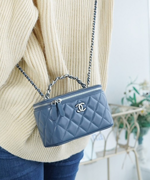 샤넬 23K 탑핸들 스몰 베니티백 AP3593