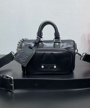 루이비통 키폴 카고 반둘리에 25 블랙 M13988