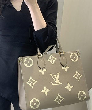 루이비통 온더고 MM 베이지 M45494