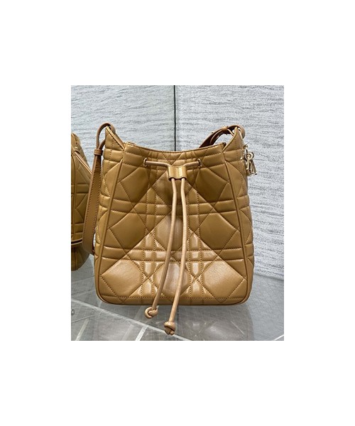 디올 디 모션 미디엄 호보 버킷백 DR09463