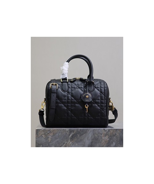 디올 그루브 토트백 25