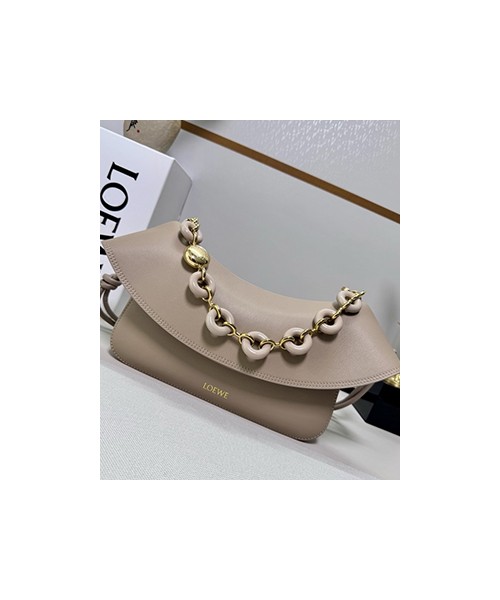 로에베 OLA 올라 미디엄 레더 숄더 AP22P22